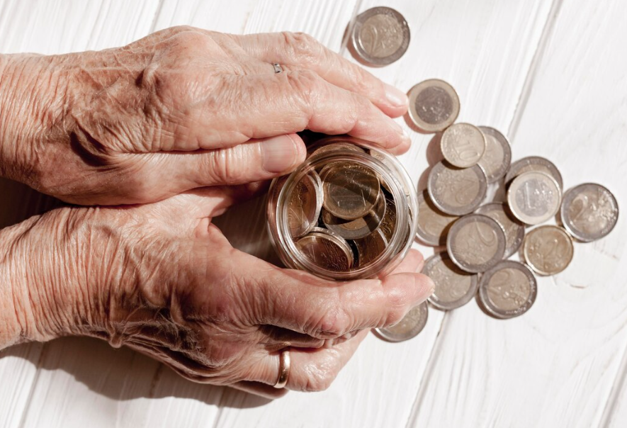 Ini Alasan Gaji Pensiun Tidak Masuk Tepat Waktu dan Solusi Bagi Pensiunan PNS